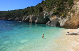 Moorings 4200 – 3 Cabin Catamaran